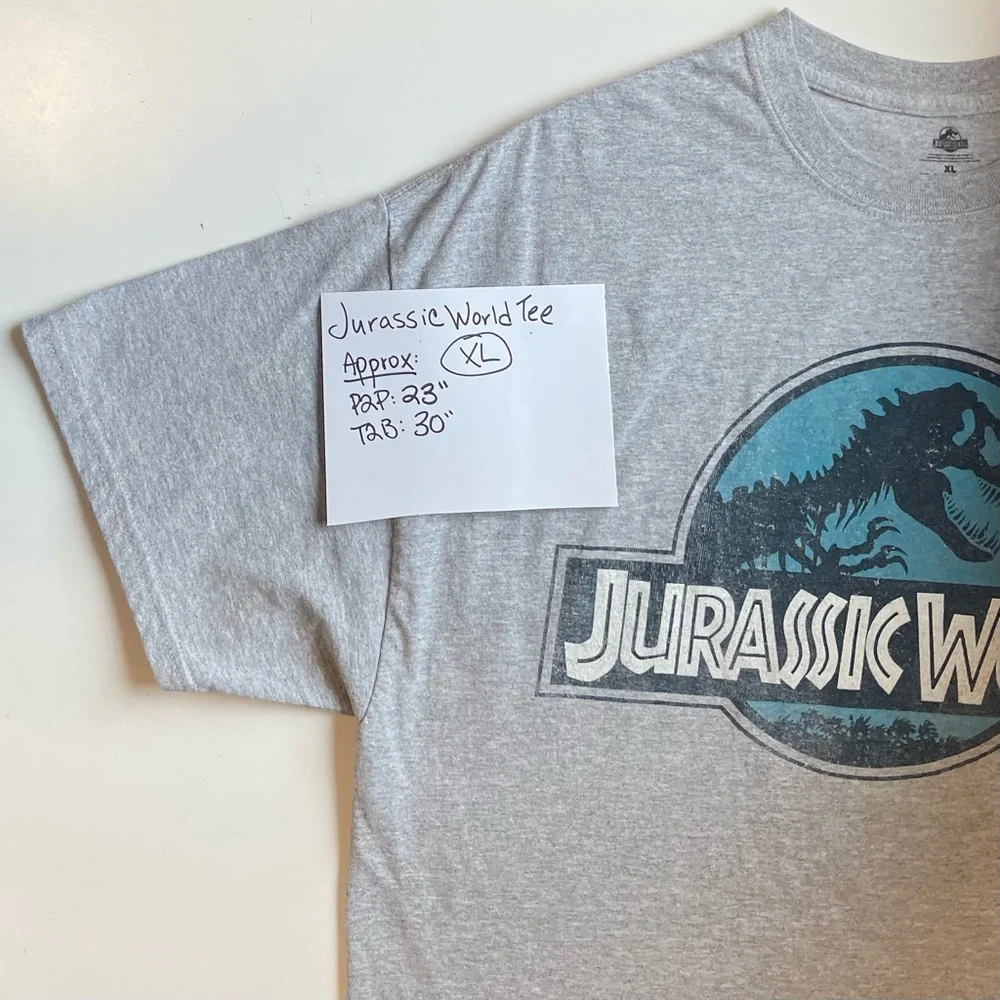 Jurassic World Tee - T-Rex & Heavy - Size XL - Picture 2 of 10